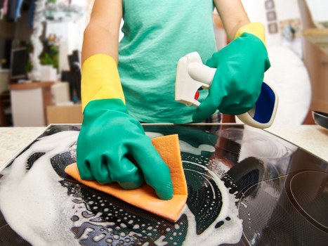 Detail cleaning for a Richmond apartment living space